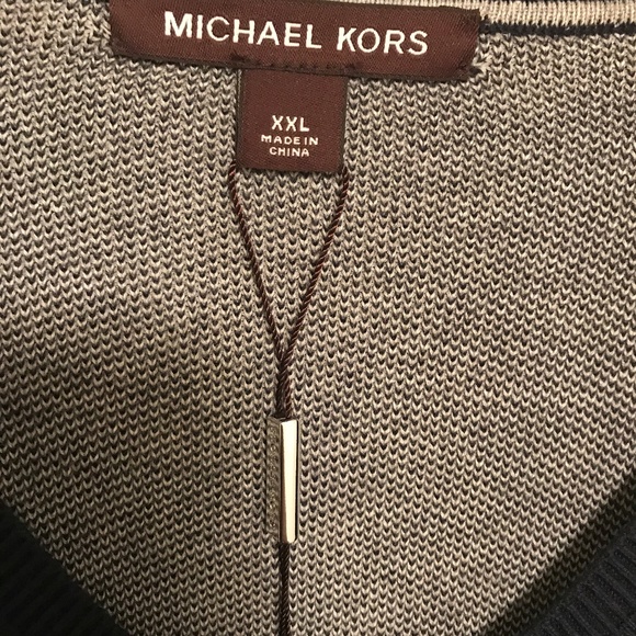 Michael Kors Men's Tuck Stitch V-Neck Navy Sweater - Picture 6 of 8